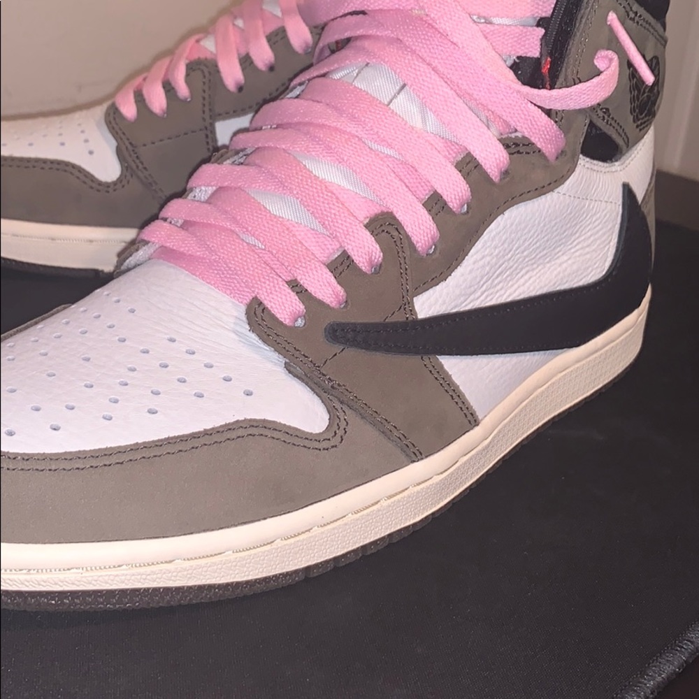 Travis scott jordan 1
